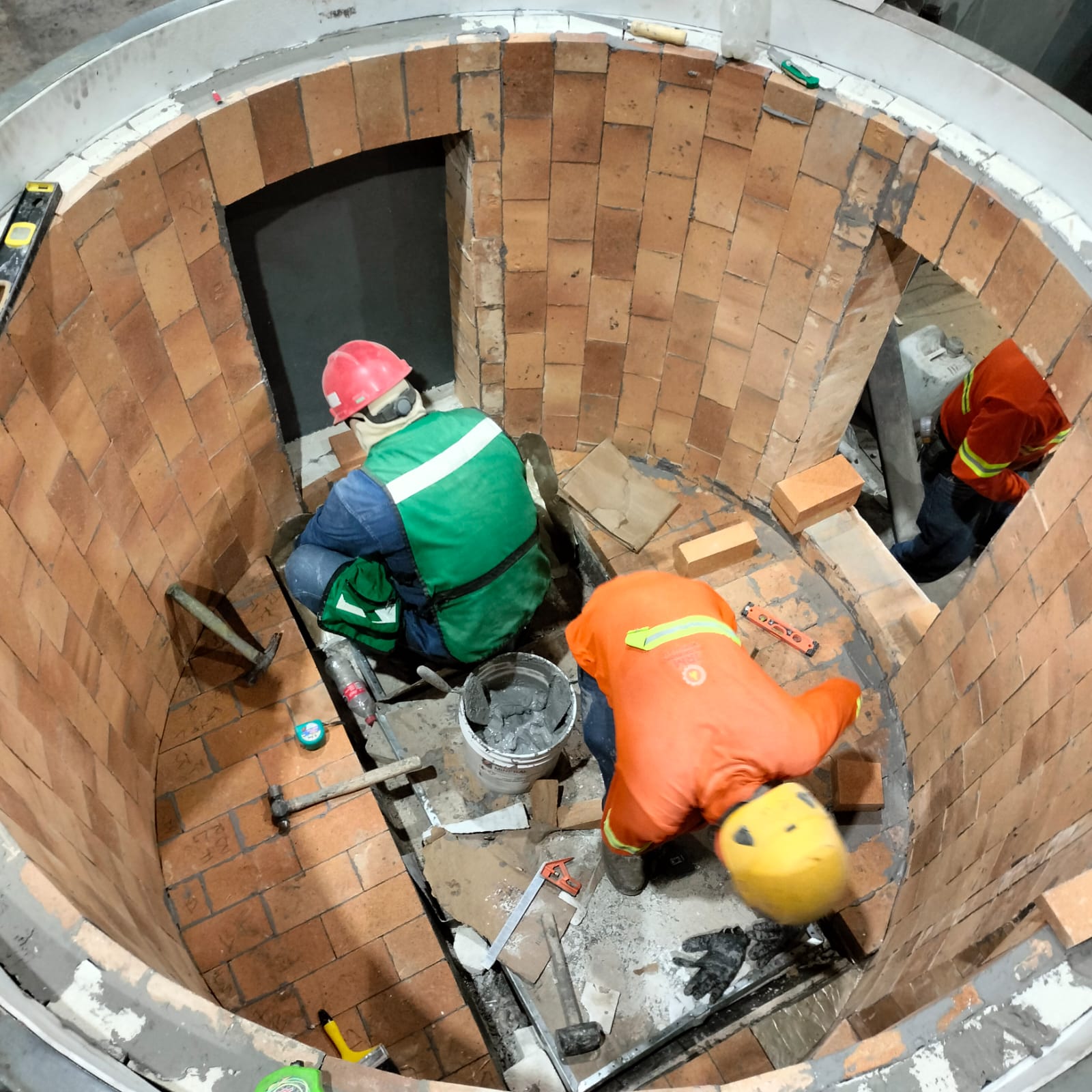 Instalación de refractarios en sitio